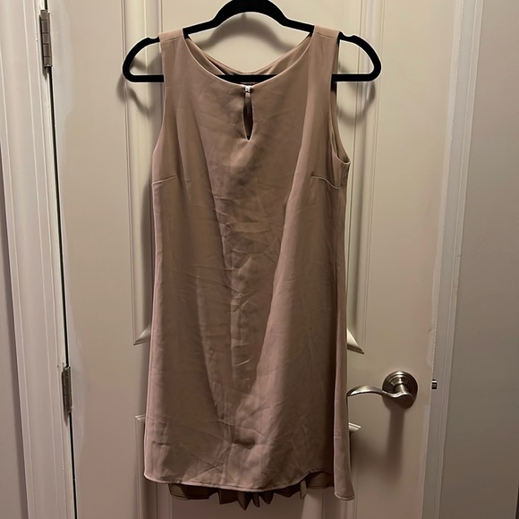 Dress - Picture 1 of 7